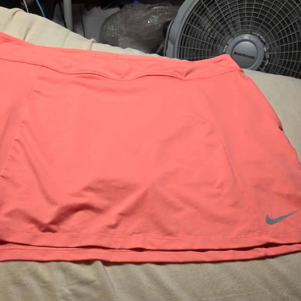 NWOT Nike Bright Pink Sports Skirt With Pockets!